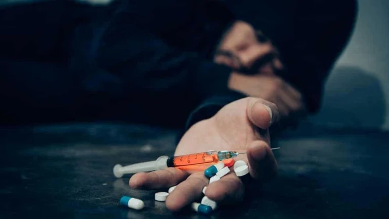اعتیاد چیست و چرا این‌قدر خطرناک است؟