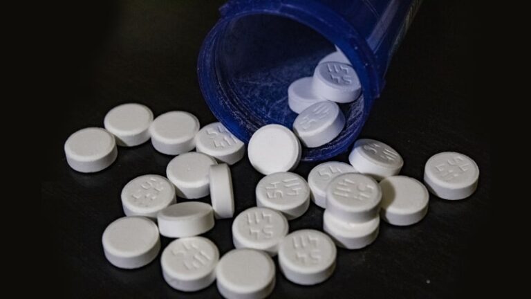 ب۲؛ ناجی ترک اعتیاد یا چالش تازه؟ راهنمای جامع