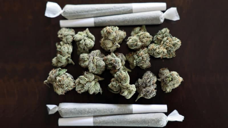 چگونه بدن و ذهن را از آثار کمیکال پاک کنیم؟ راهنمای علمی